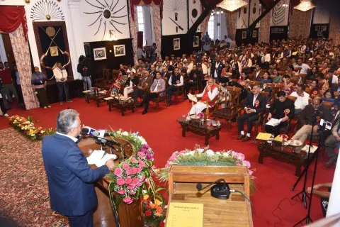 Addressing a full assembly hall